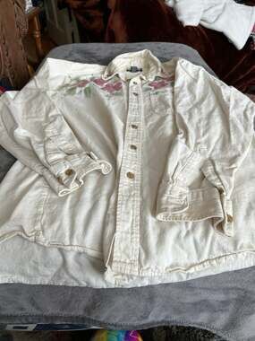 Three rivers women’s button up shirt size medium